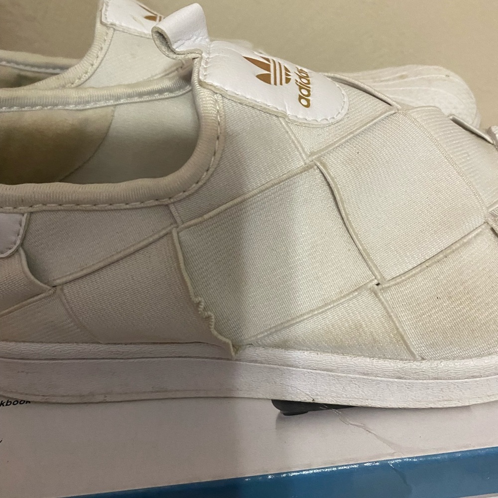 Adidas slip ons size 8